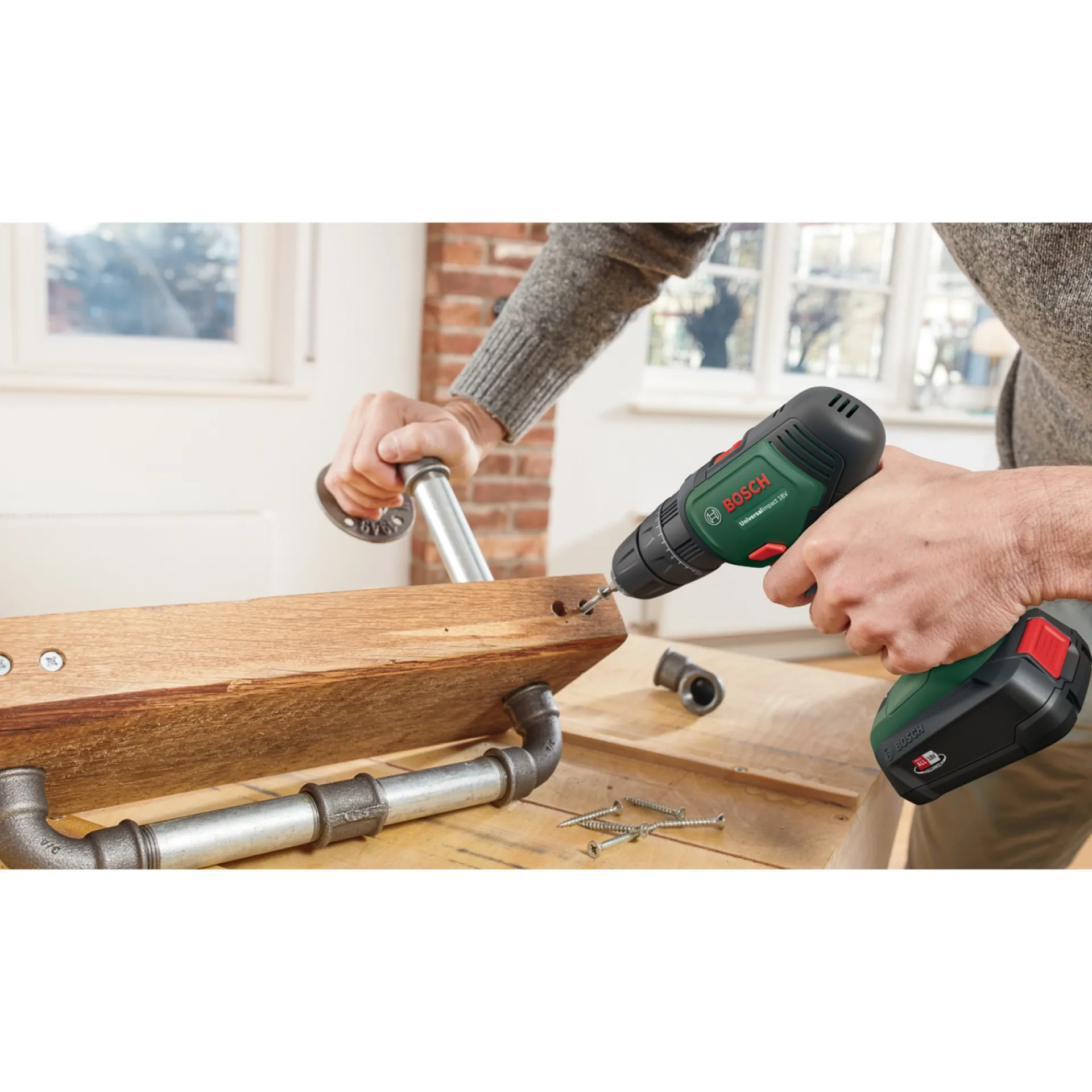 UNIVERSAL IMPACT 18V SLAGBOREMASKINE AKKU MED BATTERI OG LADER|Bosch New