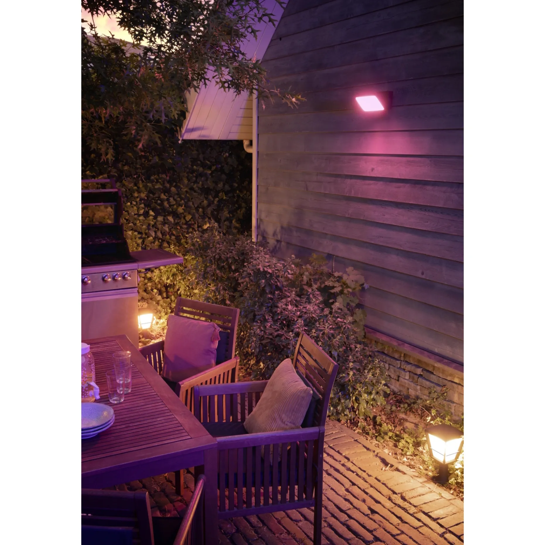 PHILIPS HUE WCA ECONIC BEDLAMPE SORT 32,2 CM