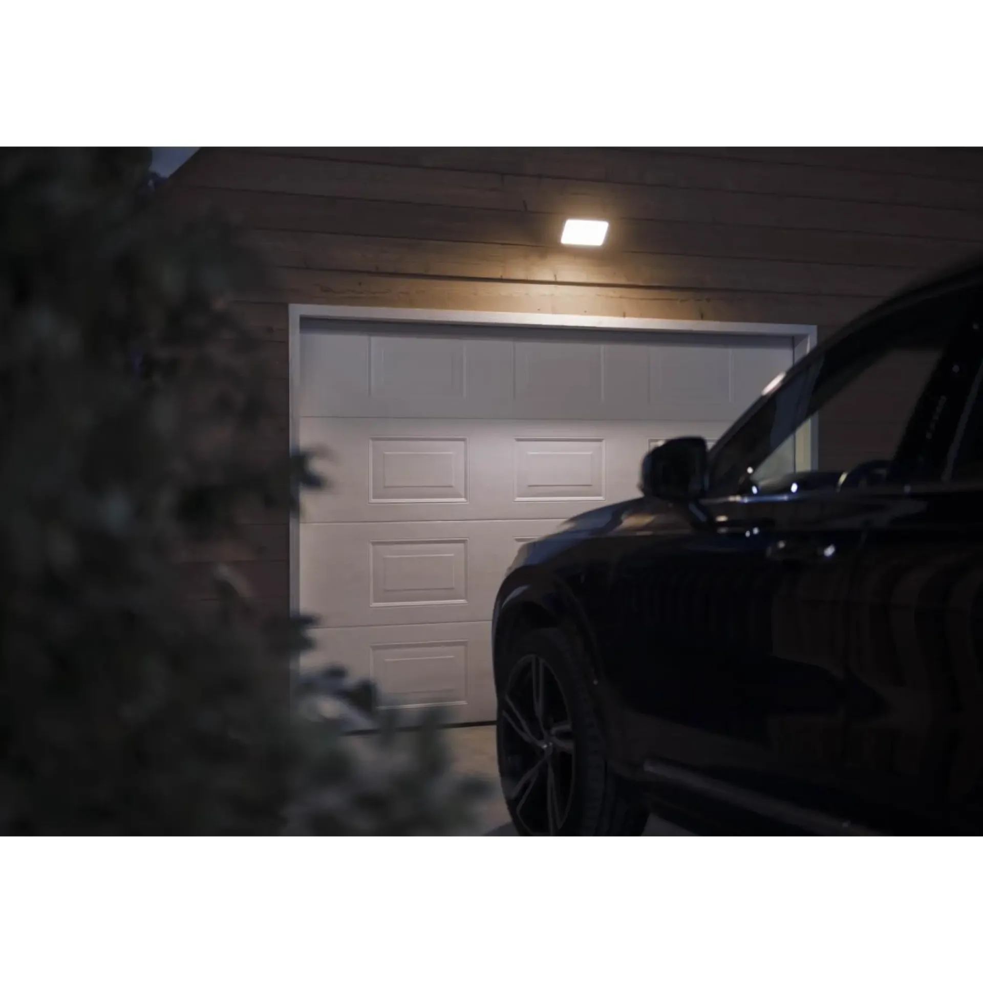 W WELCOME UDENDØRS VÆGLAMPE 15W SORT|Philips Hue